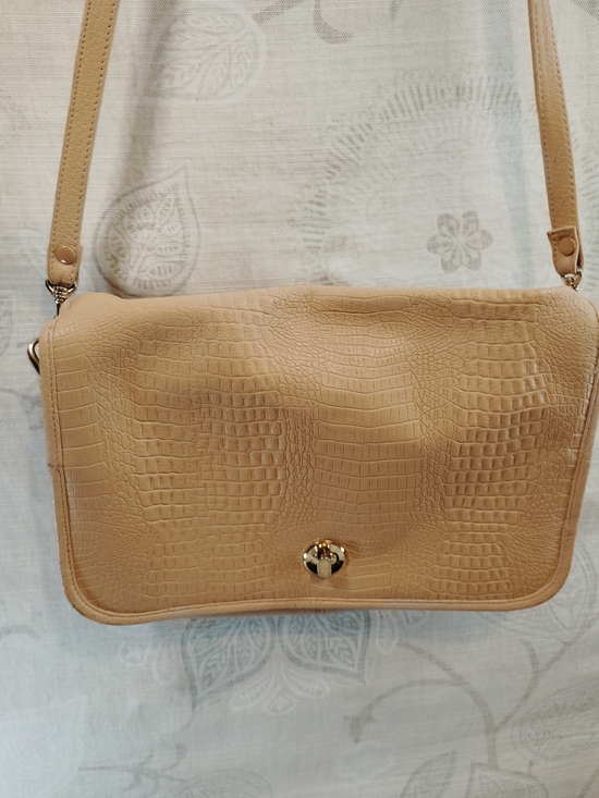 The Unbranded Brand Handbags - Croc-Embossed Genuine Leather Tan Crossbody Bag with Gold Turn-Lock